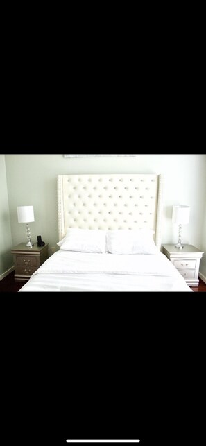 One super comfy full size bed.