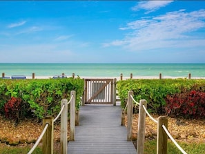 Vista para praia/oceano