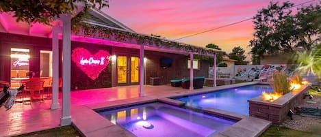 Welcome to Love Oasis II – Scottsdale’s newest -and dare we say upgraded - version of the highly sought-after Love Oasis vacation home, which recently went viral over social media. Breathtaking floral décor and endless photo opportunities!