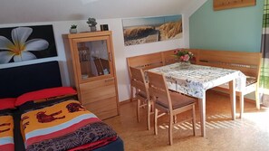 Ferienwohnung mit Balkon zur Südseite-Essecke