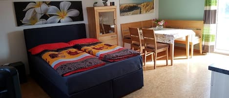 Ferienwohnung mit Balkon zur Südseite-Boxspringbett