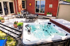The hot tub is professionally maintained and cleaned after every guest stay.