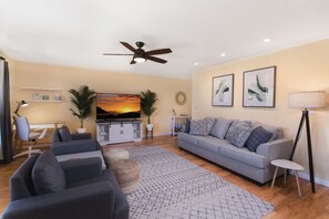 Living Area, AC, Cable TV, Lagoon Views