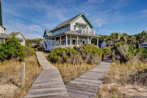 Bia's Beach House Exterior