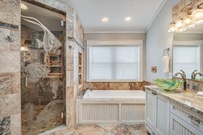 3rd floor, master bathroom