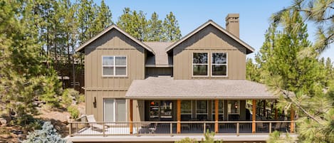 The front of the house is actually around back overlooking the Deschutes.