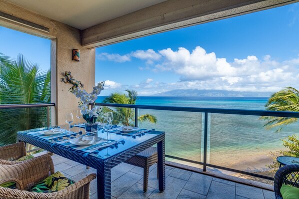 Main Lanai with 180 Degree View of Moloka'i and Lanai Islands