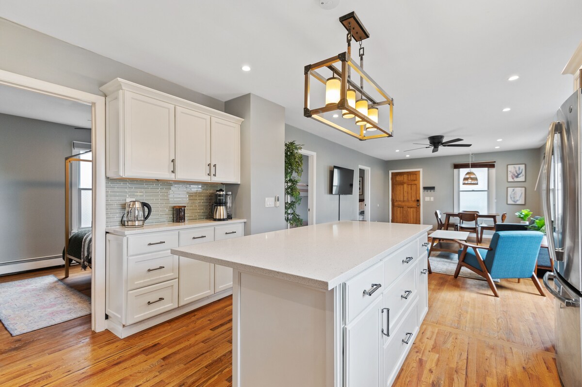 Charming Remodeled Apartment – Walk to Beach, Near Yale-UNH-VA