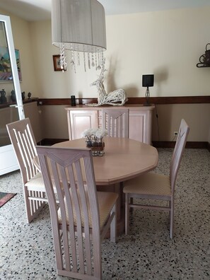 SALLE A MANGER