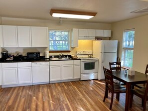 River Cabin B - Kitchen and Dining Area