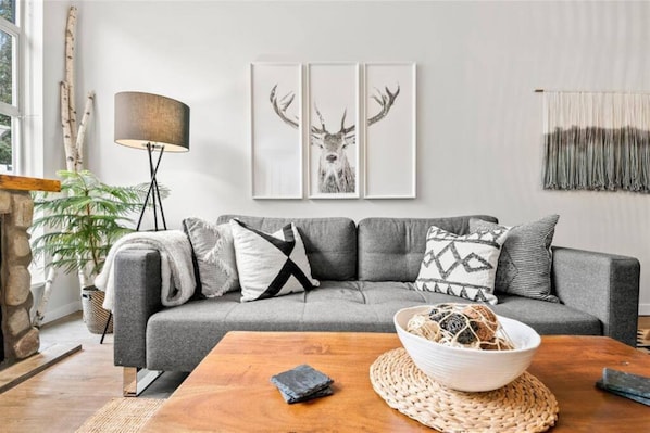 "This place was great! The location was perfect, right in the village and walking distance to the gondola. The unit was very nicely furnished and decorated and was SUPER comfortable. Nestaide was super responsive."-Stephen, Santa Monica, CA