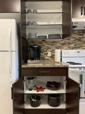 Kitchen 2 - Keurig + Kcups, Dinnerware, Kirkland pots + pans, blender.