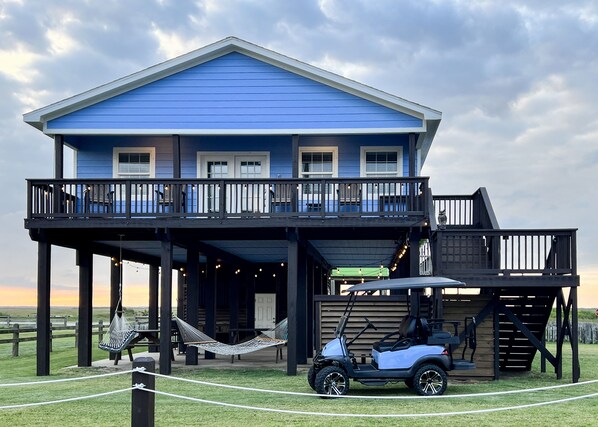 Barefoot Days - 2nd row & steps to the beach. Golf cart is a separate rental
