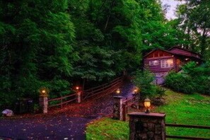 Long driveway for multiple cars.