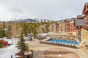 Grand Timber Lodge