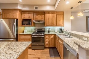 Fully updated kitchen with stainless appliances