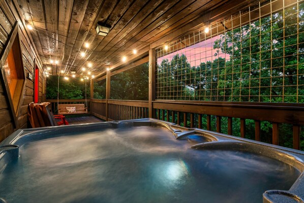 Outdoor spa tub