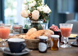 Breakfast meal