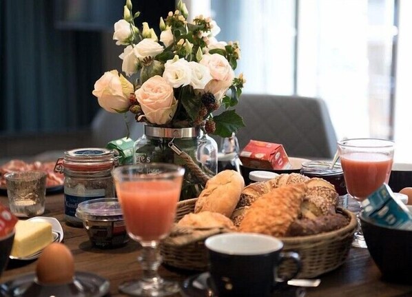 Breakfast meal