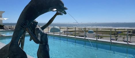 Sea and beach side heated pool!