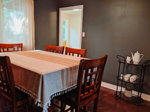 dining room 