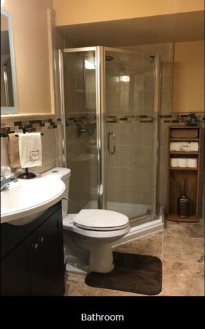 Full bathroom w/ shower
Extra  towels and toilet paper