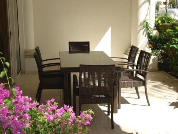 Outdoor dining