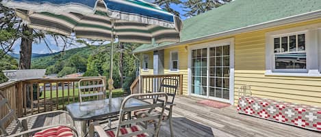 Bakersville Vacation Rental | 3BR | 1BA | Step-Free Access via Back Ramp