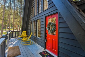 Cabin Exterior | Self Check-In/Out