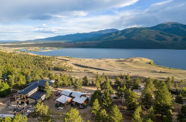 Welcome to the Mt Hope Cabins at Twin Lakes–a front-row seat to nature's grandeur.