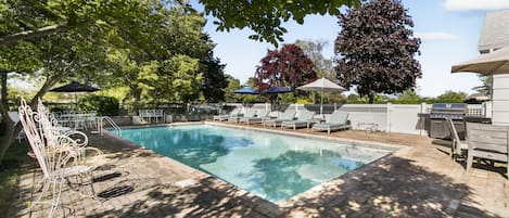 Relax poolside