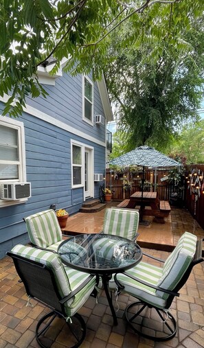 Outdoor Private Backyard Dining