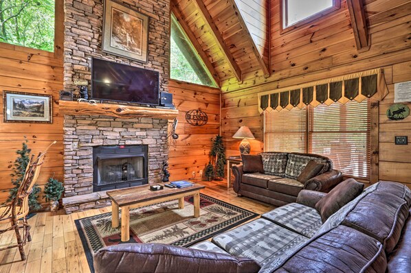 Pigeon Forge Vacation Rental | 3BR | 2BA | 1,710 Sq Ft | 2-Story Cabin