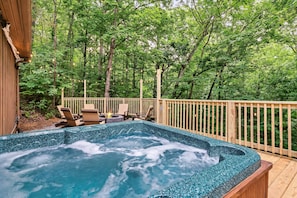 Soak in the hot tub or sit by the fire - up to you!