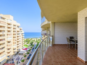 Ciel, Bùtiment, Plante, Propriété, Bois, Ombre, Design Urbain, Condominium, Zone Résidentielle, Façade