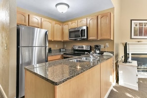 Fully equipped kitchen, there’s no need to bring a thing! 