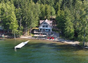 Lots of privacy yet only 5 minutes to summer activity w/ marina, store, etc.