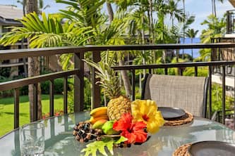 KONA MAKAI#5-205 BEAUTIFUL 2ND FLOOR UNIT IN OCEANFRONT COMPLEX!