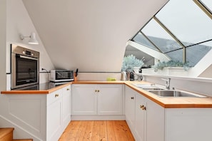 Fully appointed kitchen