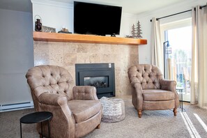 Living room with gas fireplace