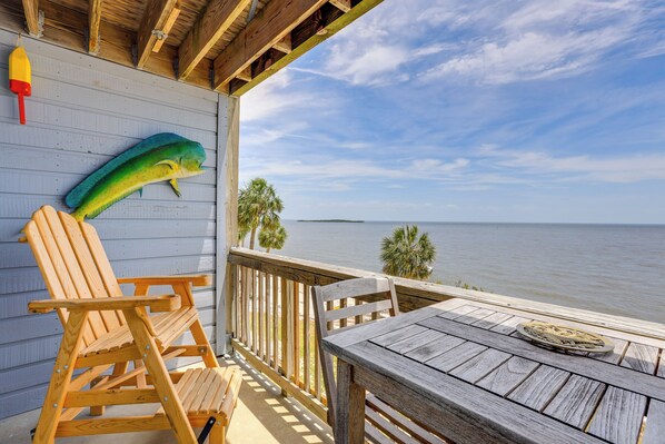 Cedar Key Vacation Rental | 1BR | 1BA | 780 Sq Ft | Stairs Required