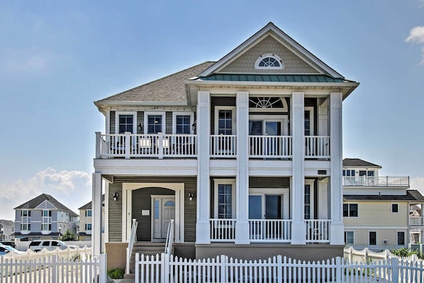 Atlantic City Vacation Rental | 3BR | 3BA | 2,500 Sq Ft | Stairs Required