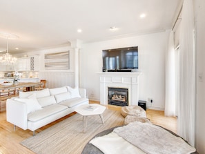 Fireplace, Smart TV, plenty of seating throughout