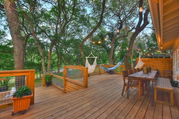 Outdoor dining