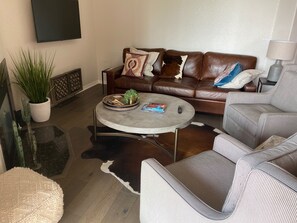 Living room/TV