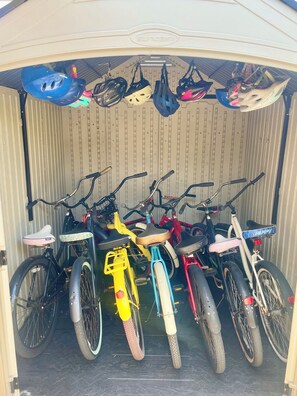 7 adult, 2 youth and 1 child’s bike.