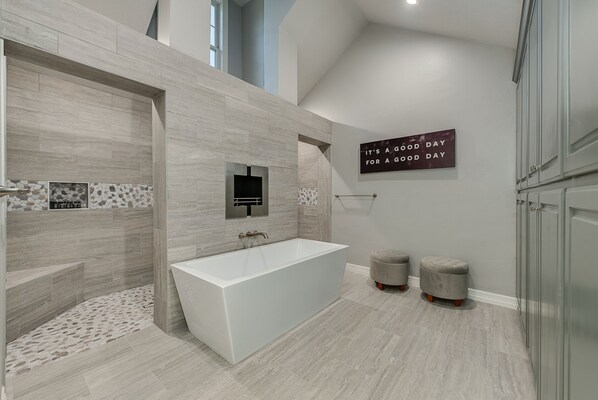 HUGE MASTER BATH WITH 2 WALK IN SHOWERS AND SOAKING TUB