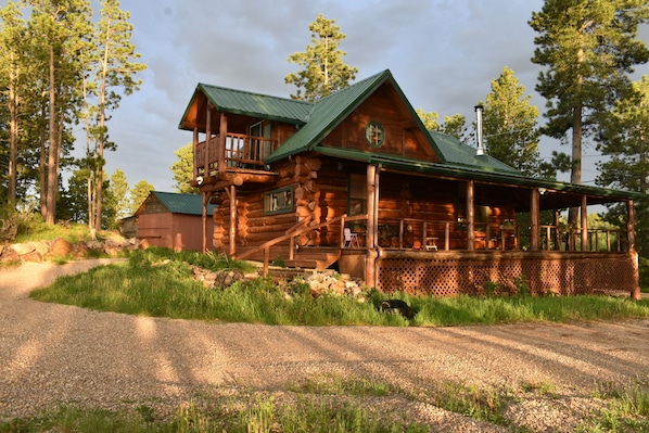 Mountain Crest Cabin