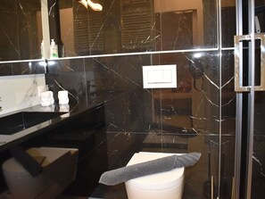 Bois, Sol, Sol, Matériel De La Propriété, Dur, Verre, Luminaire Plomberie, Toilette, Salle De Bains