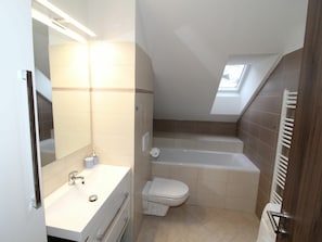 Zapfhahn, Armatur, Sinken, Gebäude, Bad Sink, Spiegel, Fenster, Badezimmer, Interior Design